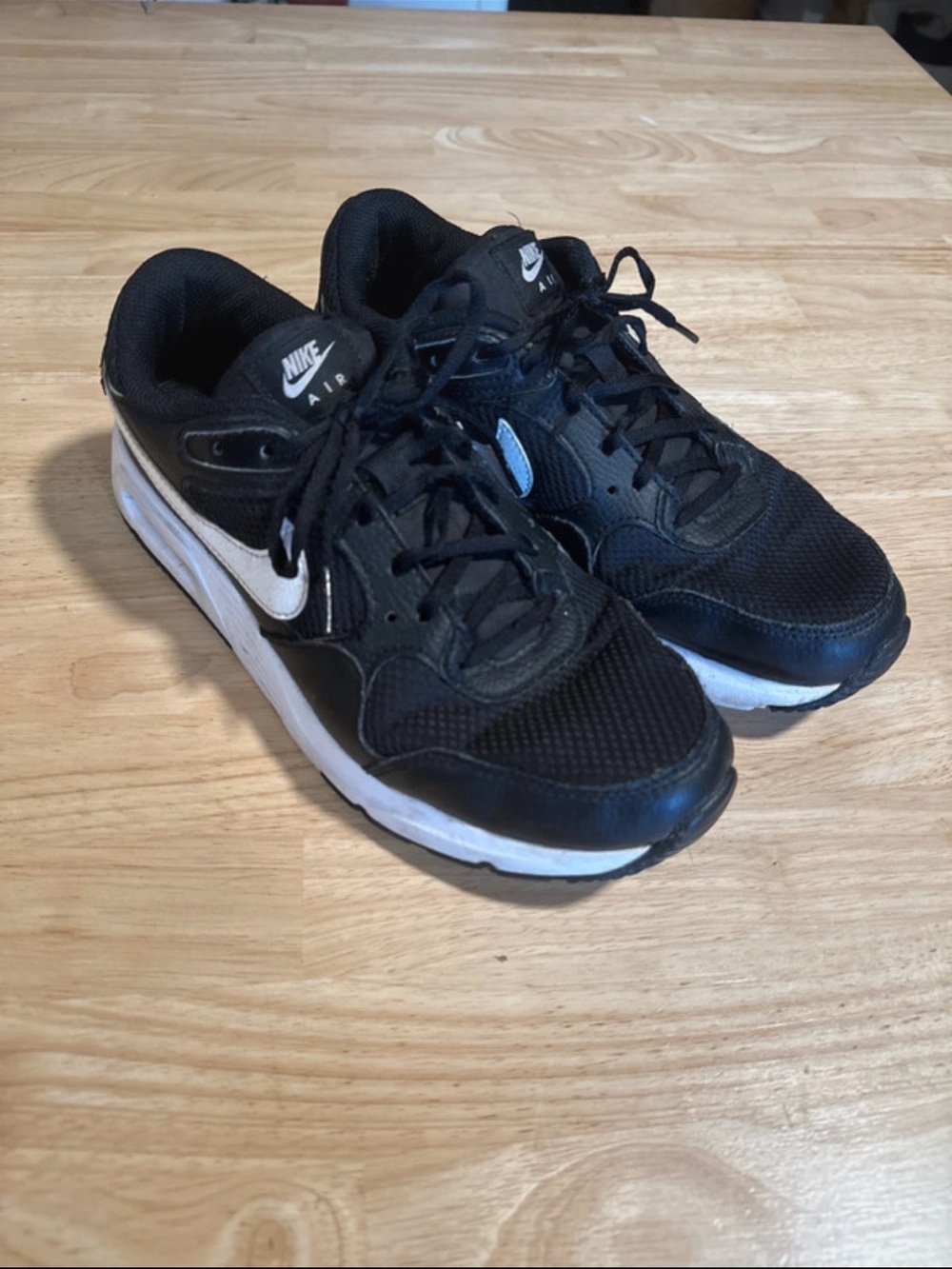 Nike Air Women's Black & White Running Sneakers